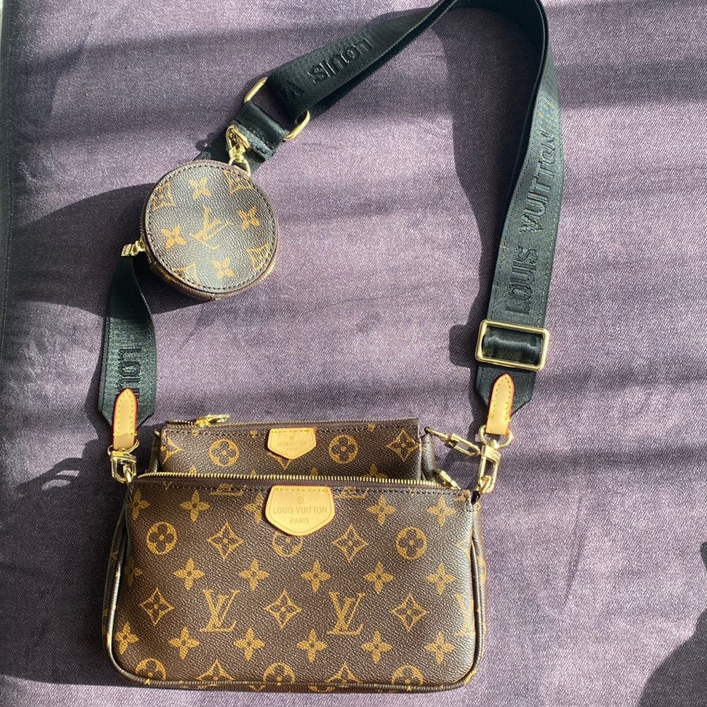 Louis Vuitton (faux) bag